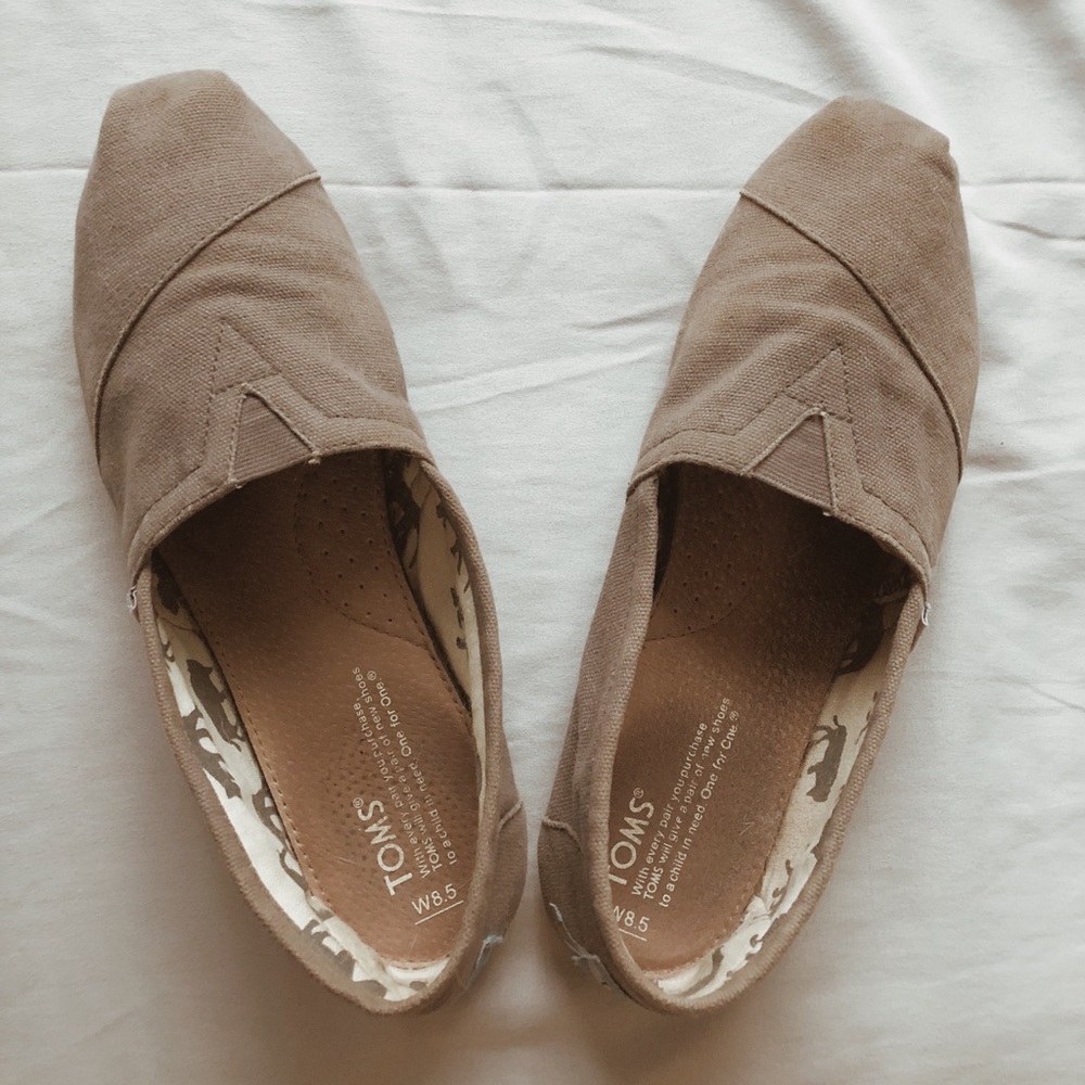 Toms Brown Flats